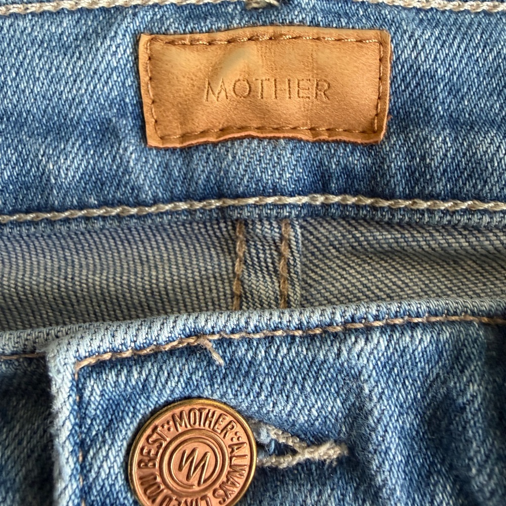 MOTHER Weekender Jeans in Layover 28 - Picture 9 of 9